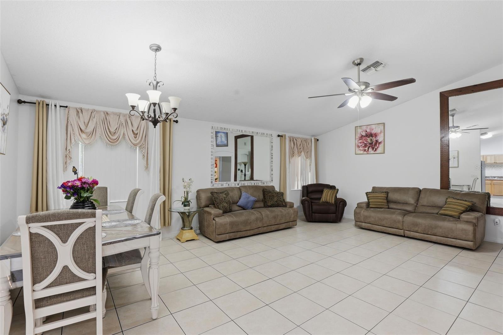 1911 Gadsen, Orlando, FL 32812