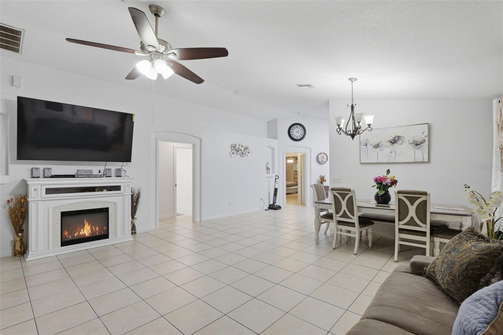1911 Gadsen, Orlando, FL 32812