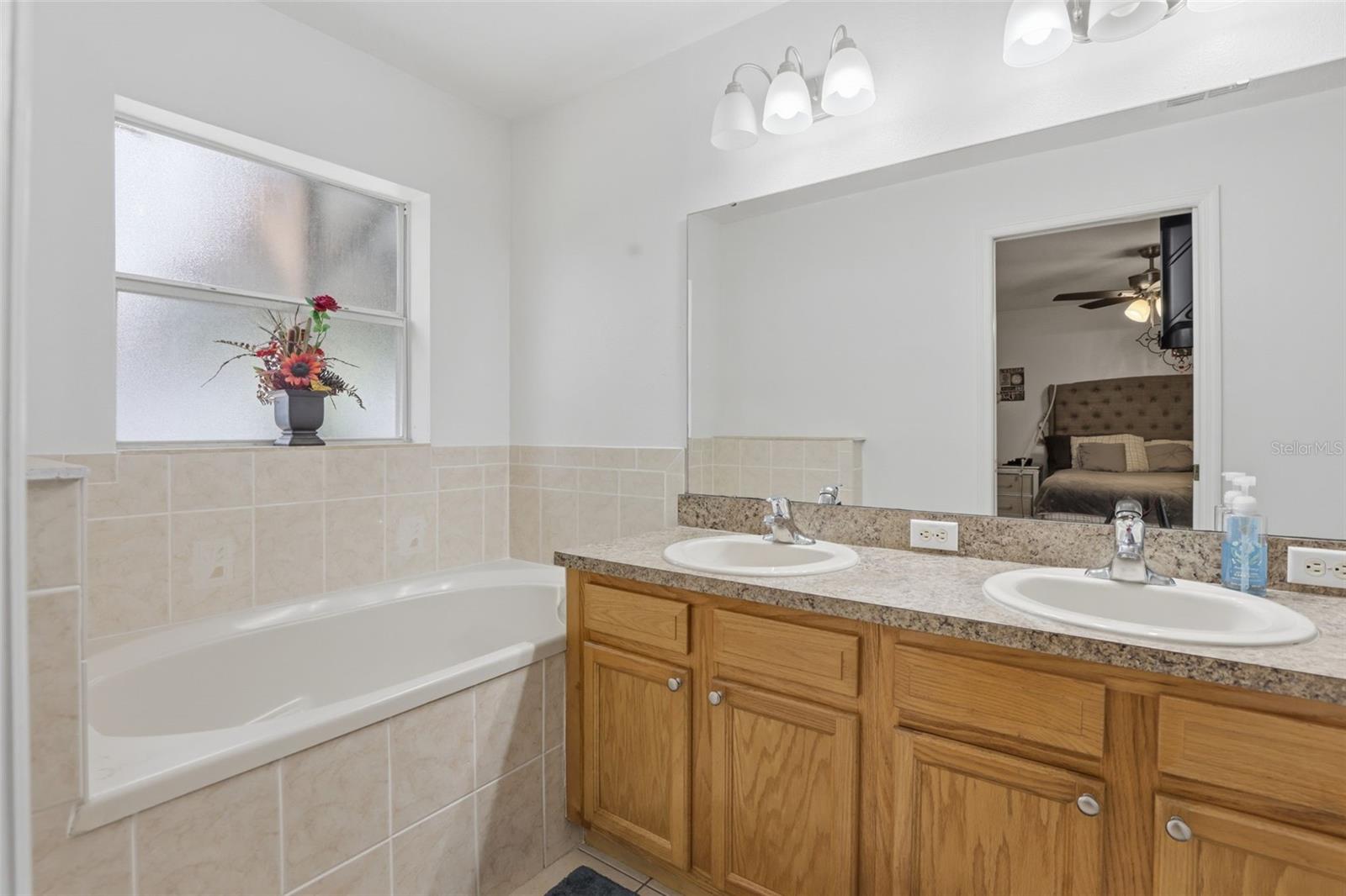 1911 Gadsen, Orlando, FL 32812