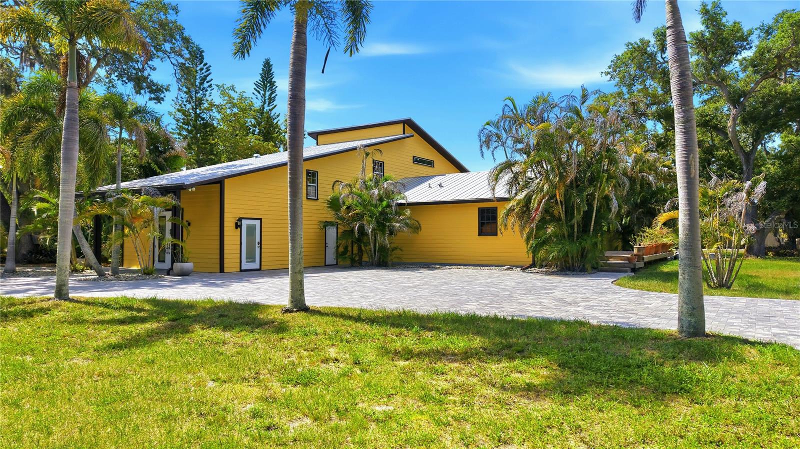 3348 Alamo, Sarasota, FL 34235