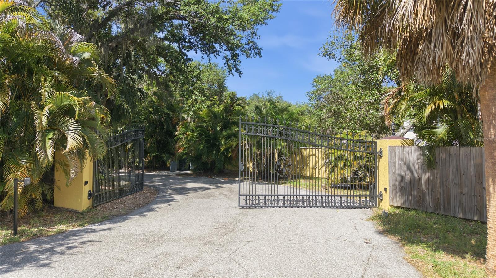 3348 Alamo, Sarasota, FL 34235