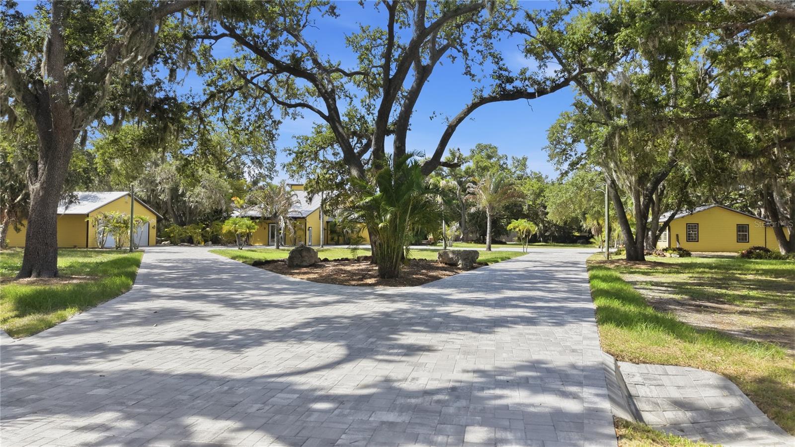 3348 Alamo, Sarasota, FL 34235