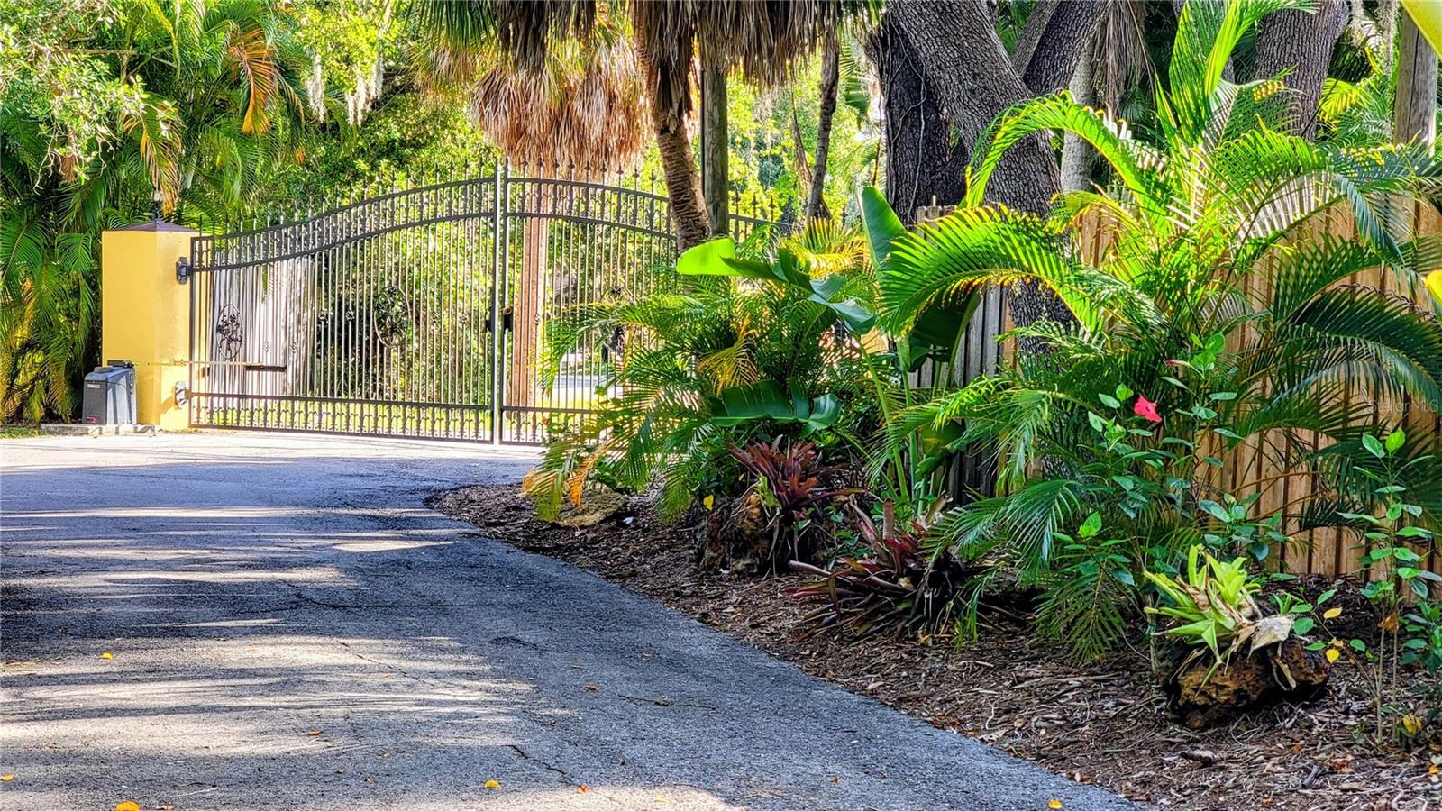 3348 Alamo, Sarasota, FL 34235
