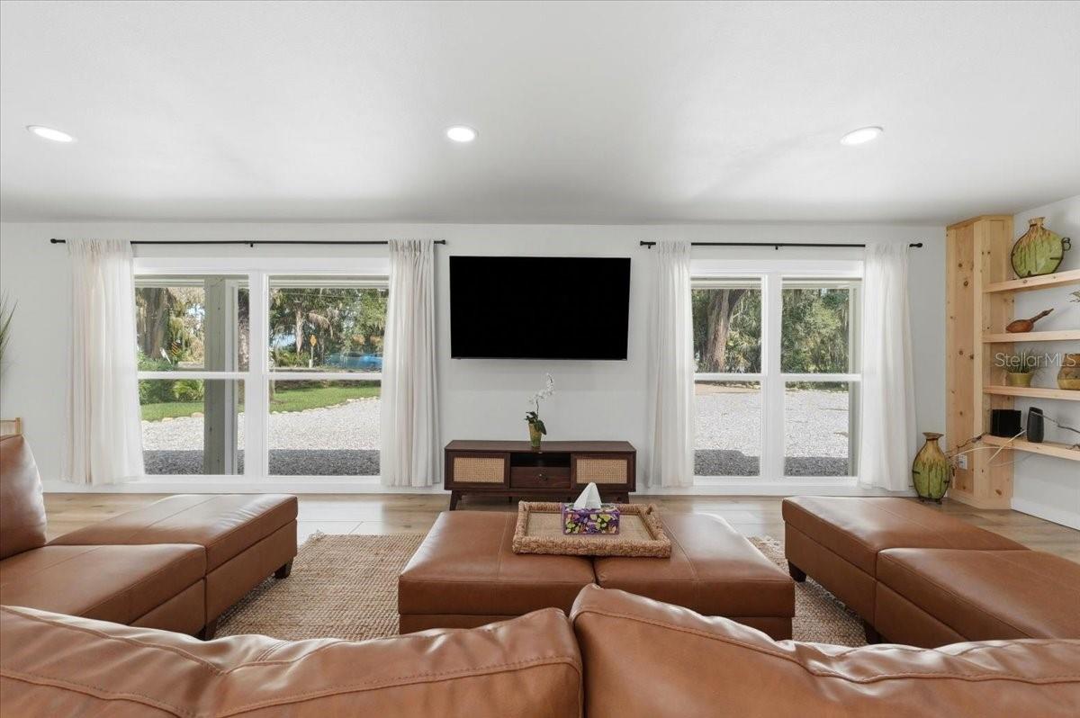 2072 Lake Ariana, Auburndale, FL 33823