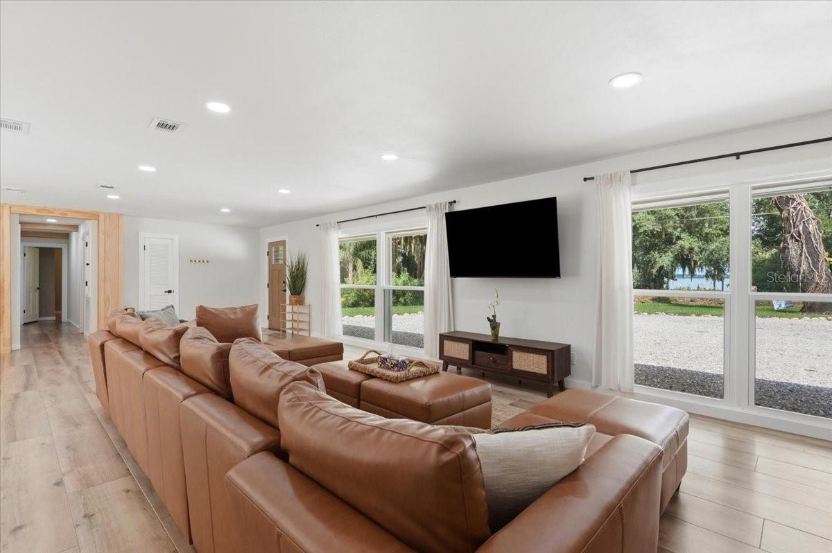 2072 Lake Ariana, Auburndale, FL 33823