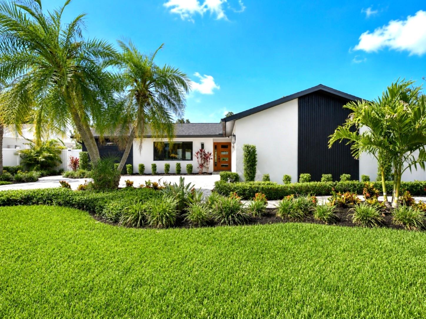 906 Samy, Tampa, FL 33613