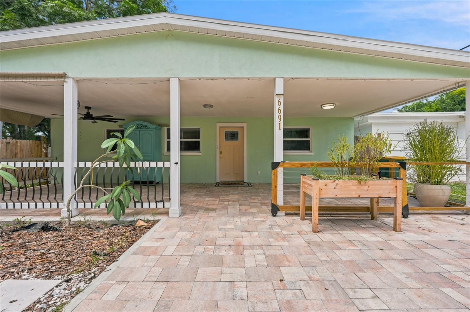 6691 56th, St Petersburg, FL 33709