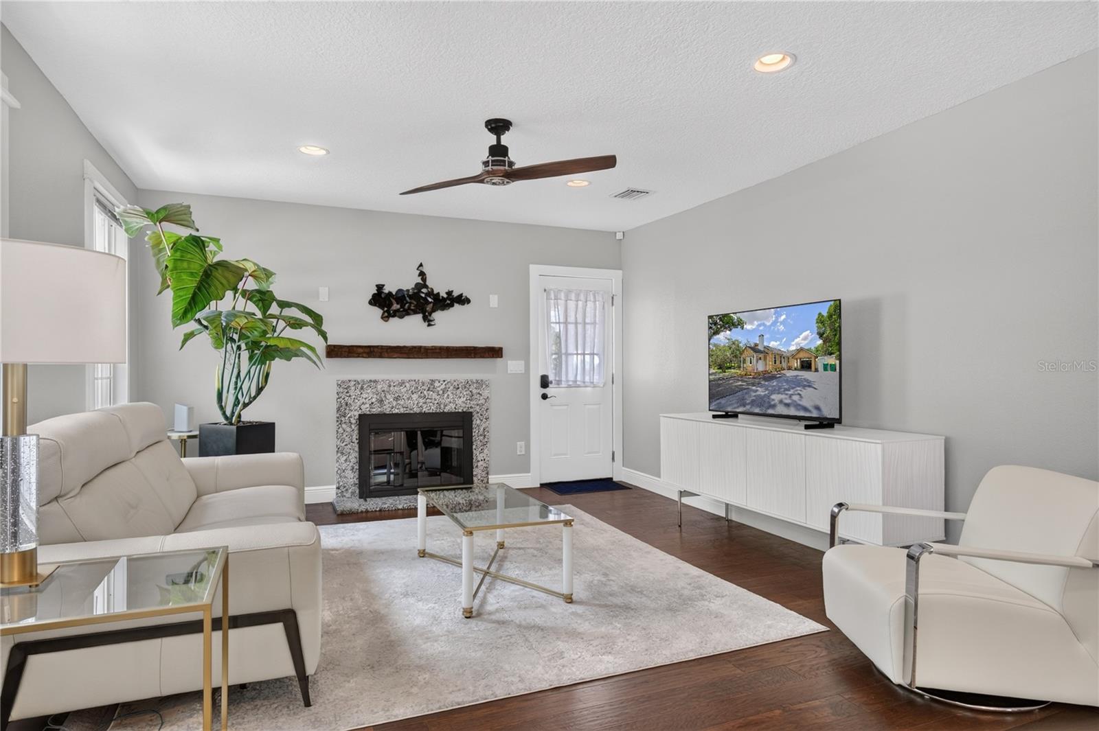 102 Clayton, Mount Dora, FL 32757