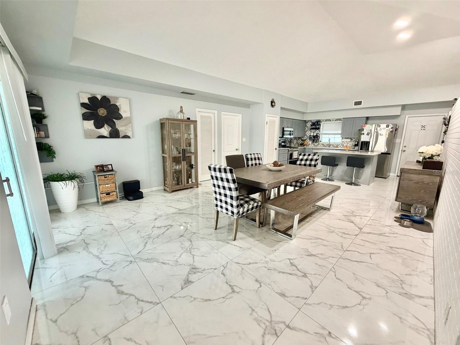6004 Memorial, Tampa, FL 33615