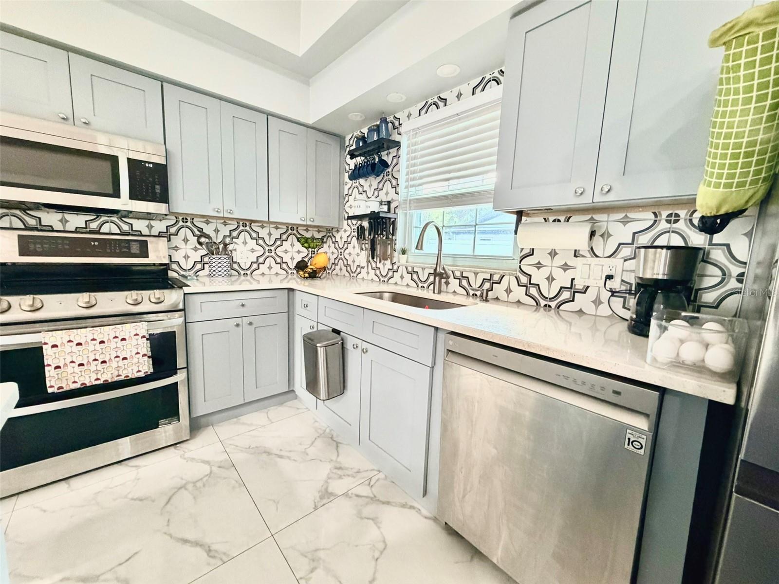 6004 Memorial, Tampa, FL 33615