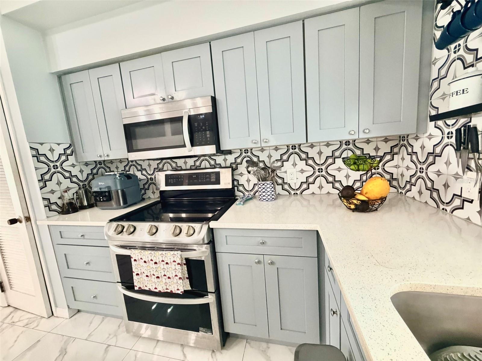 6004 Memorial, Tampa, FL 33615