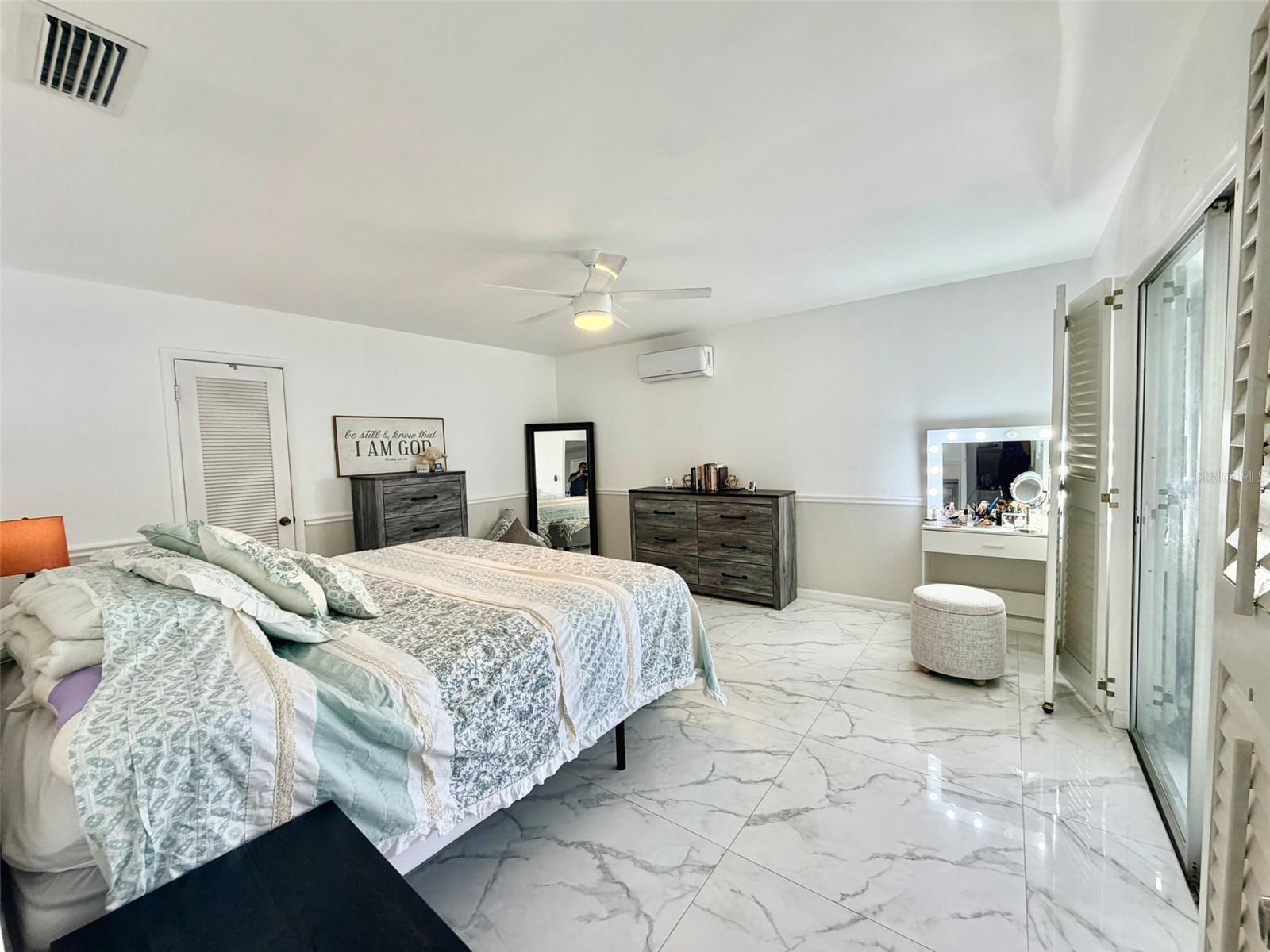 6004 Memorial, Tampa, FL 33615