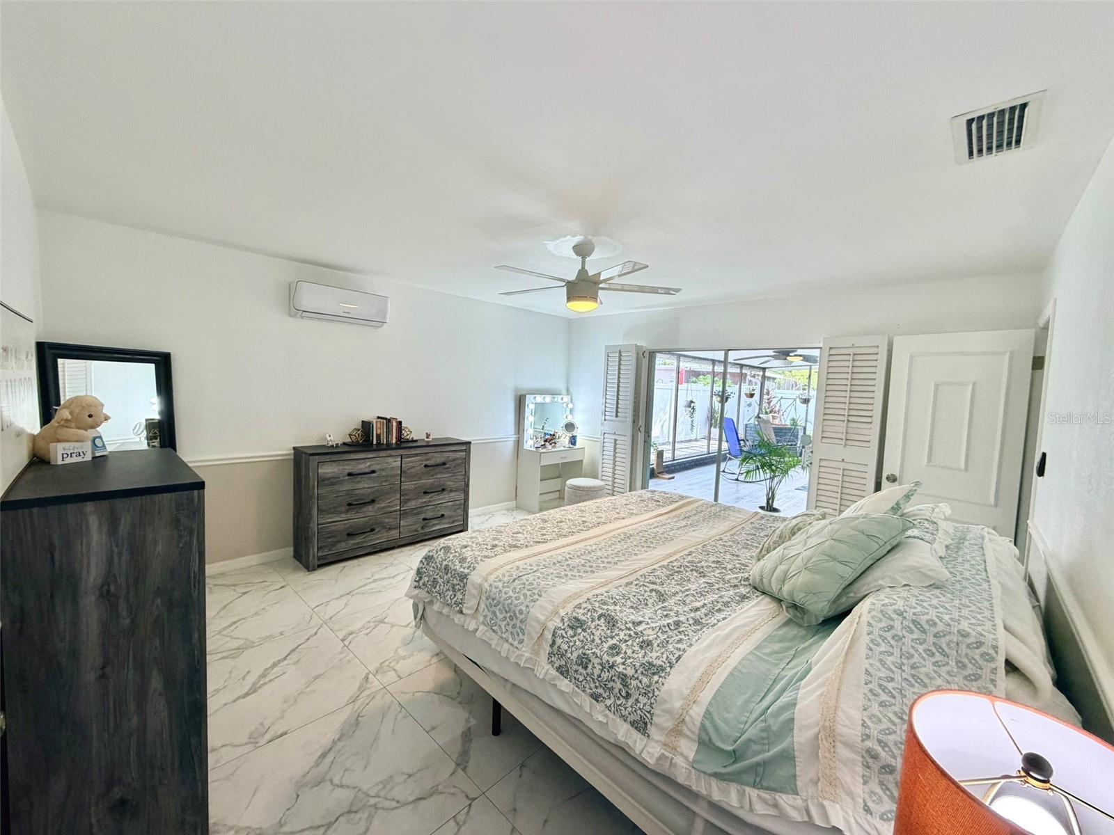 6004 Memorial, Tampa, FL 33615