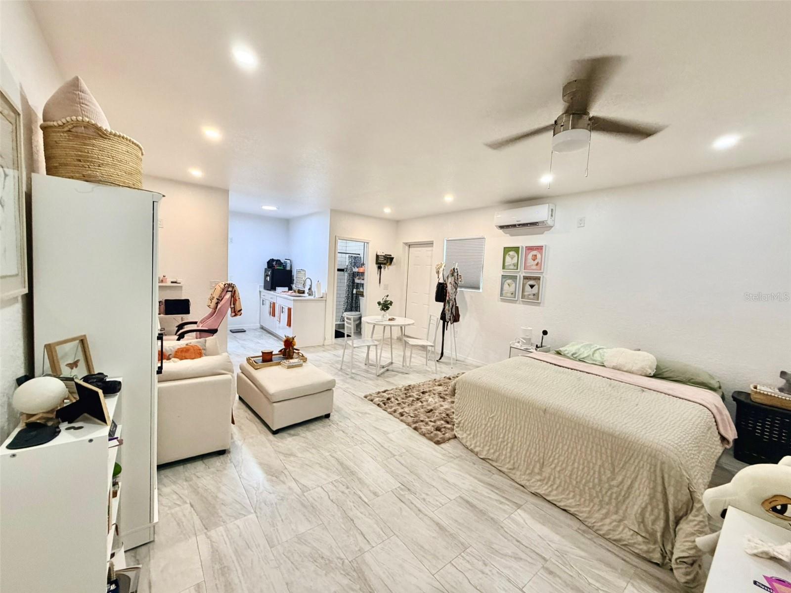 6004 Memorial, Tampa, FL 33615