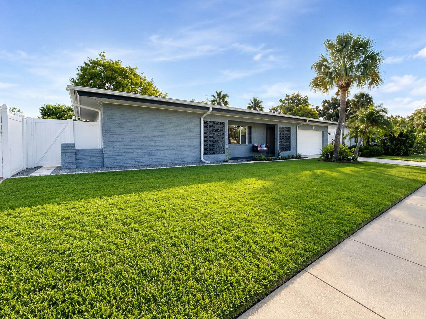 6004 Memorial, Tampa, FL 33615