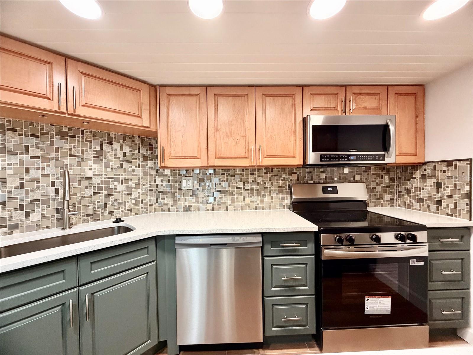 7400 Sun Island Unit 111, South Pasadena, FL 33707