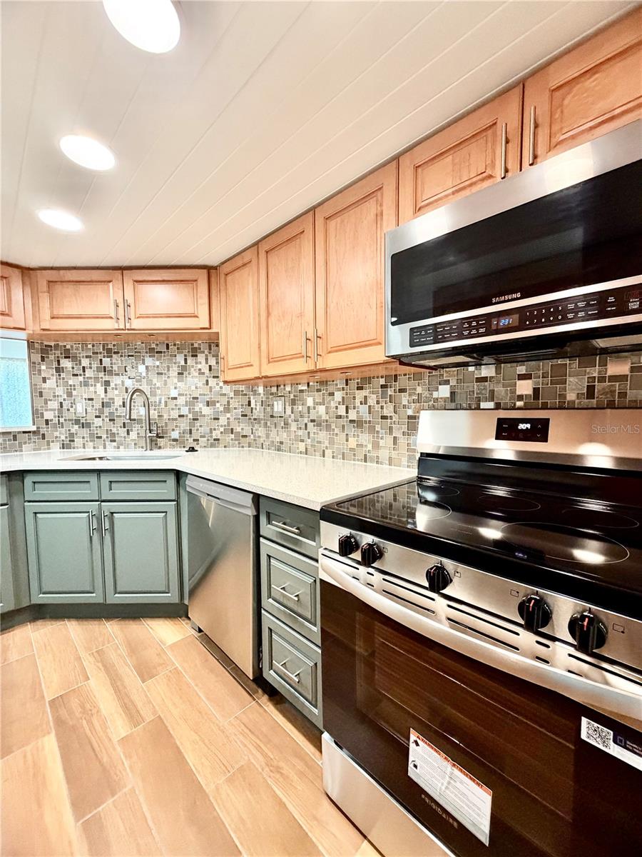 7400 Sun Island Unit 111, South Pasadena, FL 33707