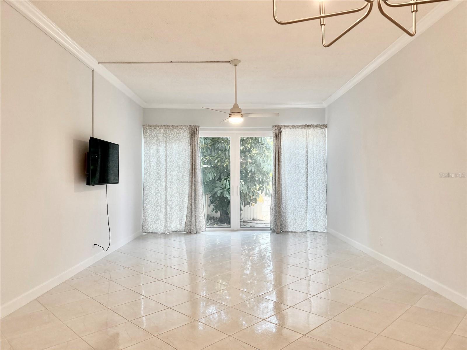 7400 Sun Island Unit 111, South Pasadena, FL 33707