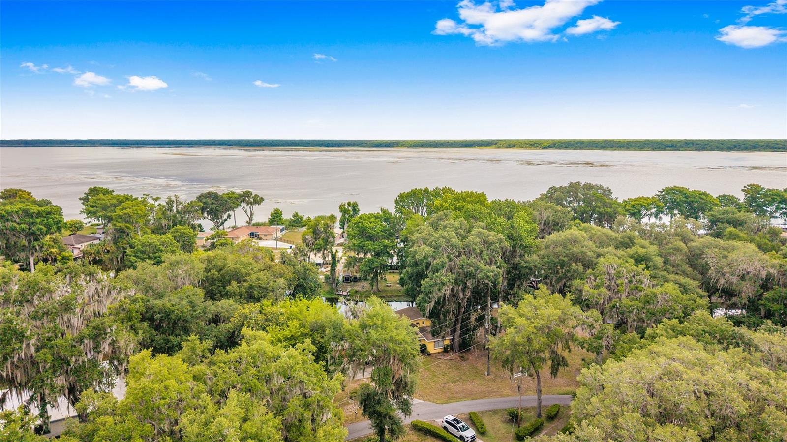 2345 Cr 453, Lake Panasoffkee, FL 33538