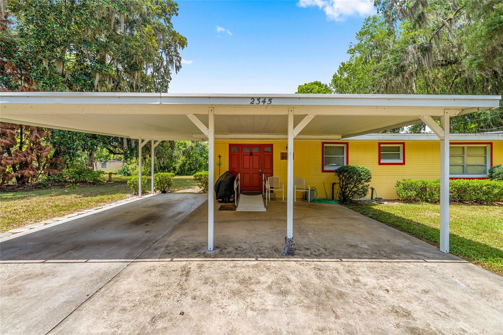 2345 Cr 453, Lake Panasoffkee, FL 33538