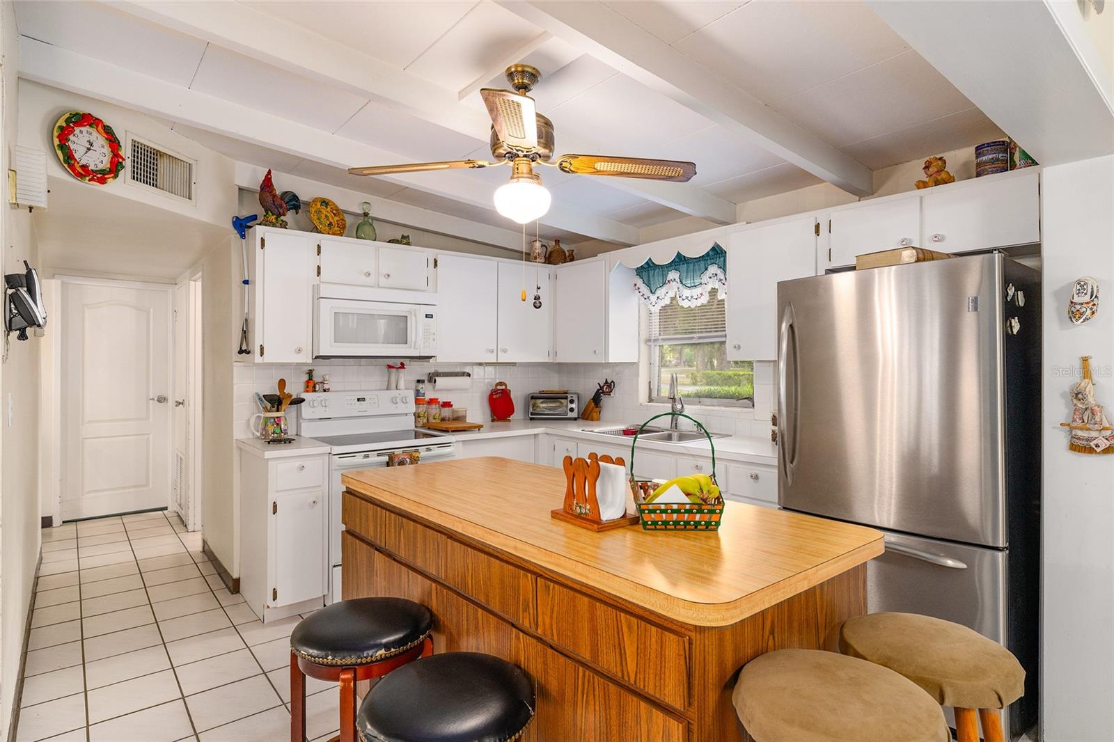 2345 Cr 453, Lake Panasoffkee, FL 33538