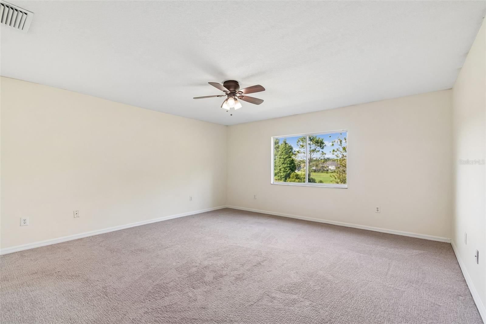 18107 Nassau Point Dr, Tampa, FL 33647