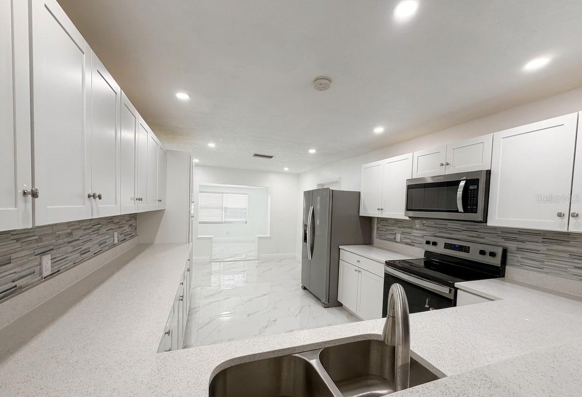 907 Valentina, Dundee, FL 33838