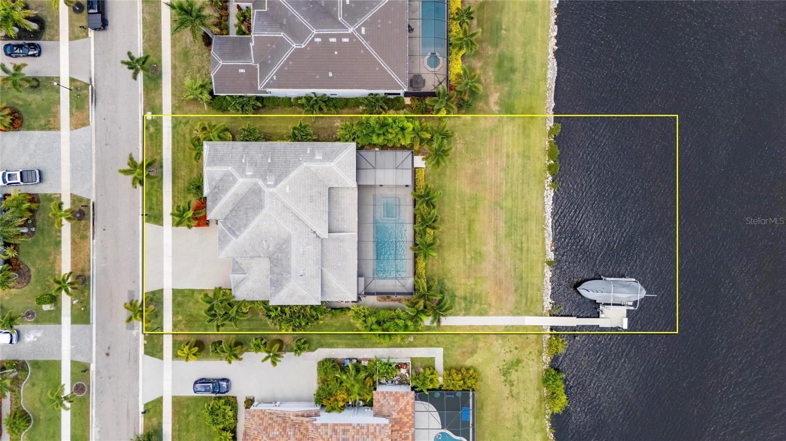 825 Manns Harbor, Apollo Beach, FL 33572
