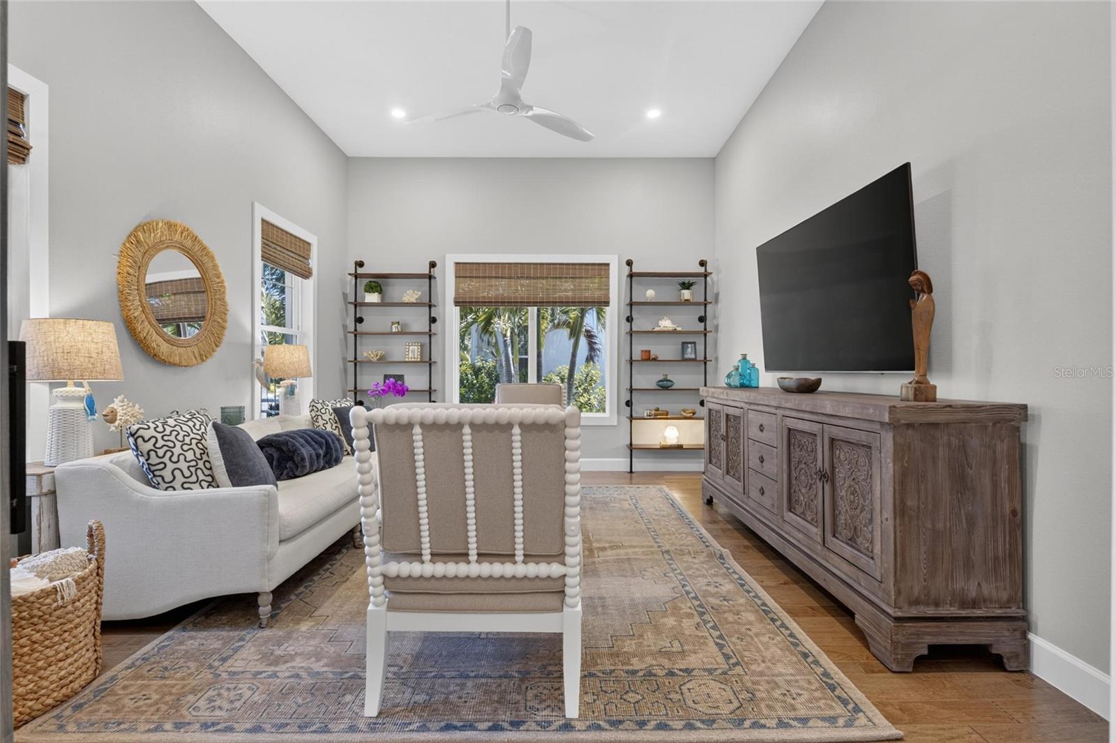 825 Manns Harbor, Apollo Beach, FL 33572