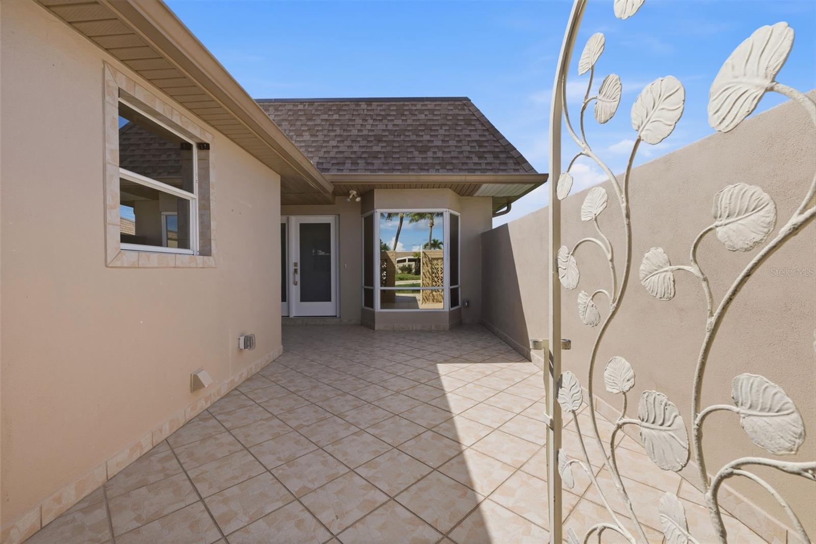 594 Boca Ciega Point, St Petersburg, FL 33708