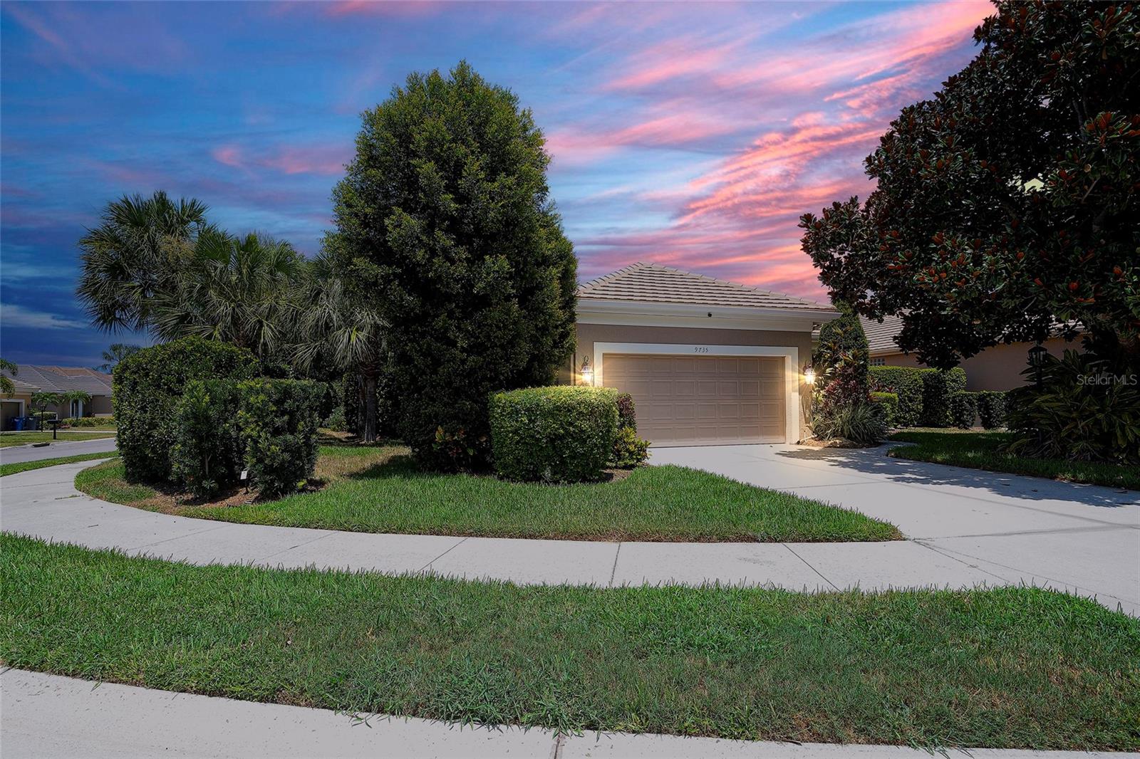 9735 53rd Dr E, Bradenton, FL 34211
