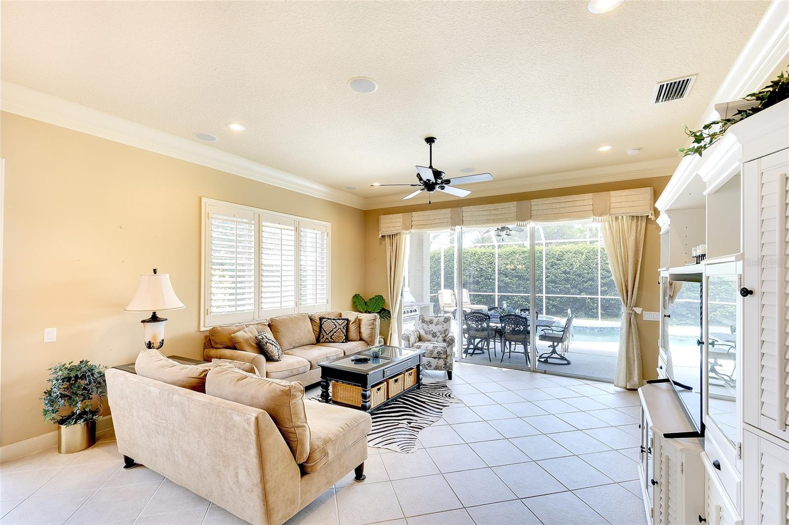 9735 53rd Dr E, Bradenton, FL 34211