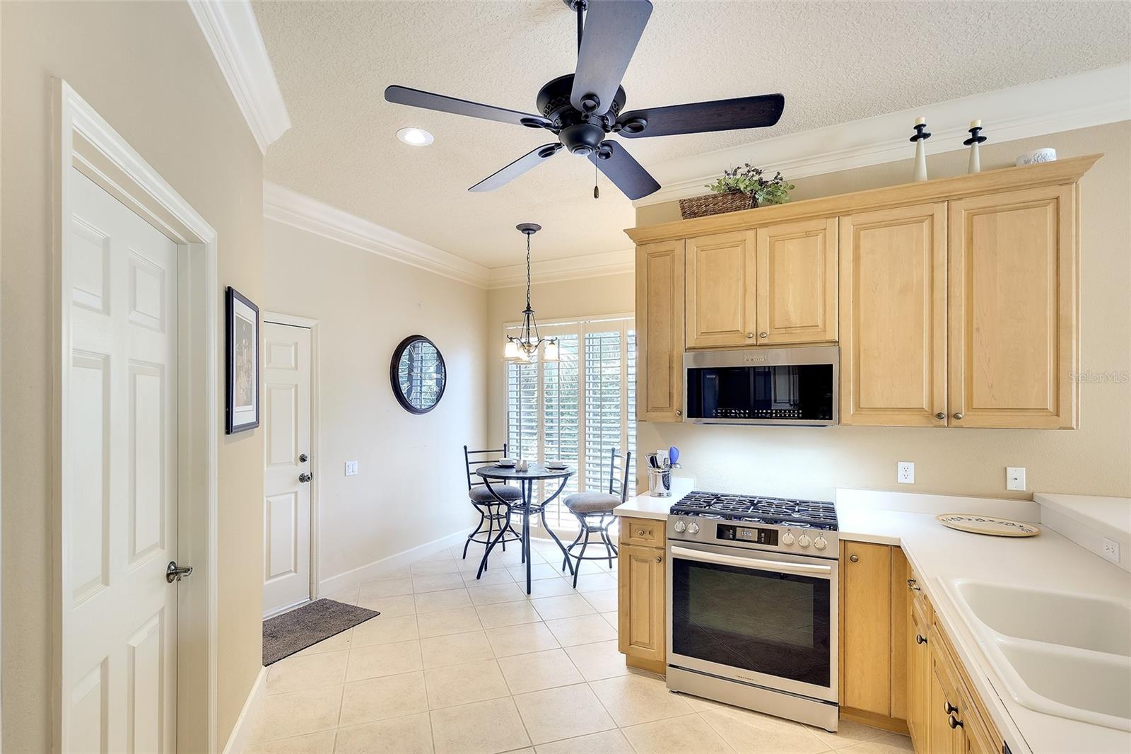9735 53rd Dr E, Bradenton, FL 34211