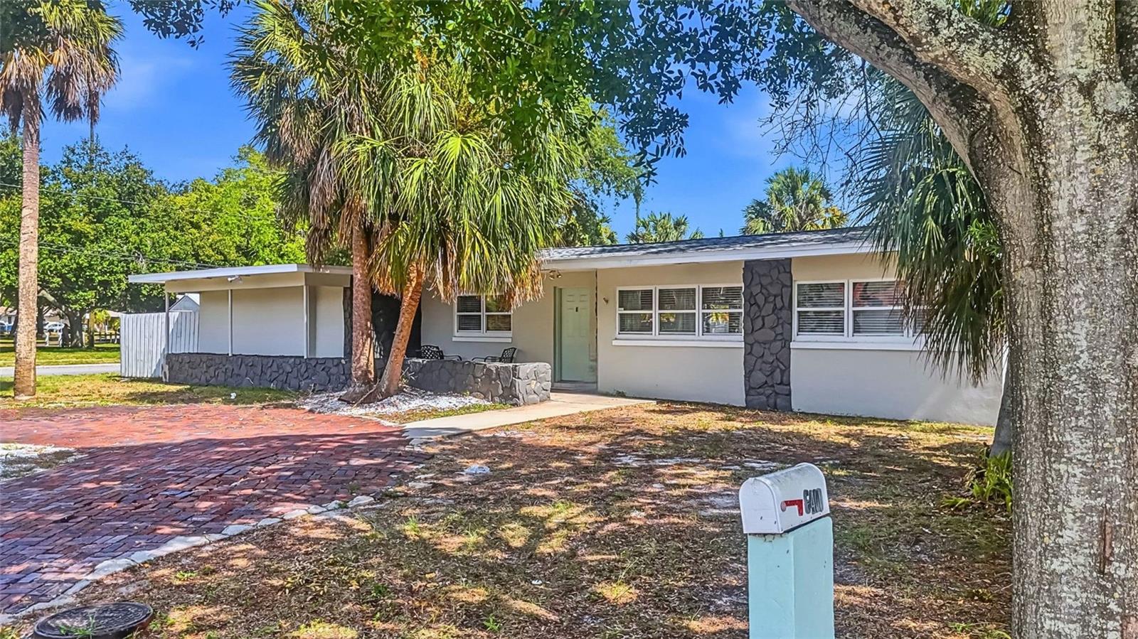 6400 Pelican, St Petersburg, FL 33707
