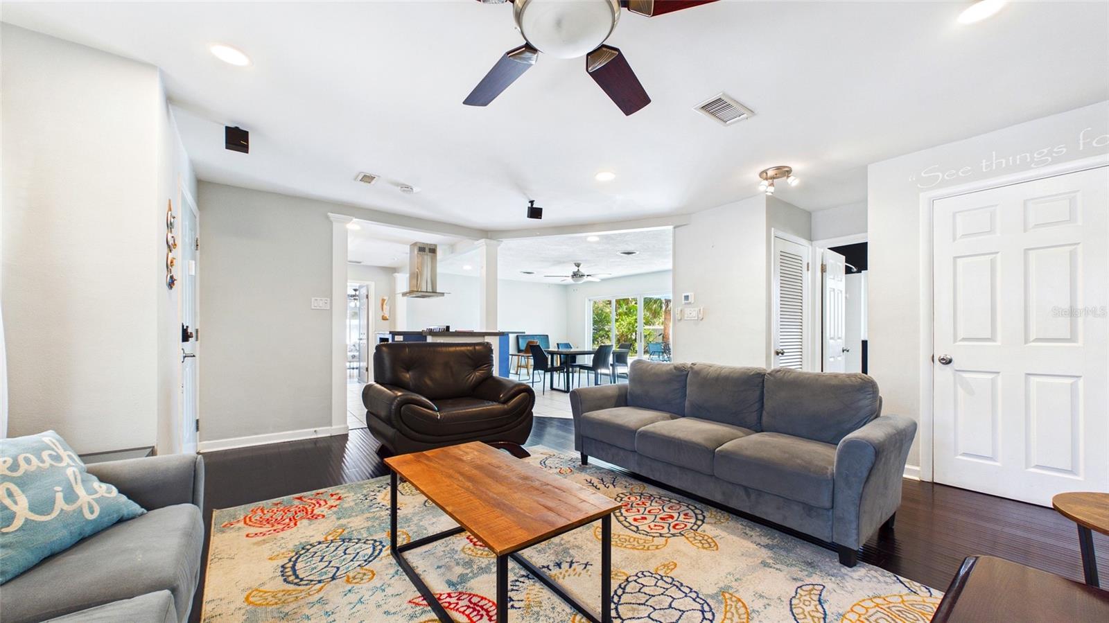 6400 Pelican, St Petersburg, FL 33707