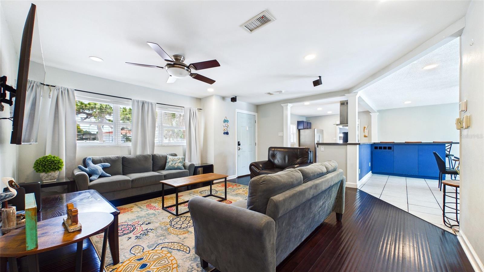 6400 Pelican, St Petersburg, FL 33707