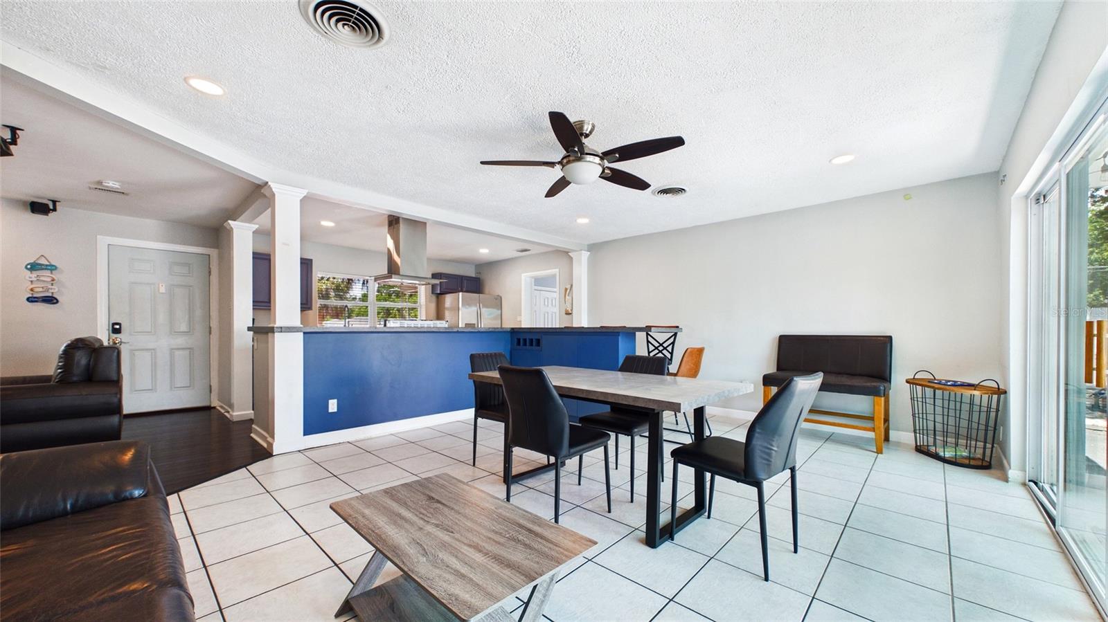 6400 Pelican, St Petersburg, FL 33707