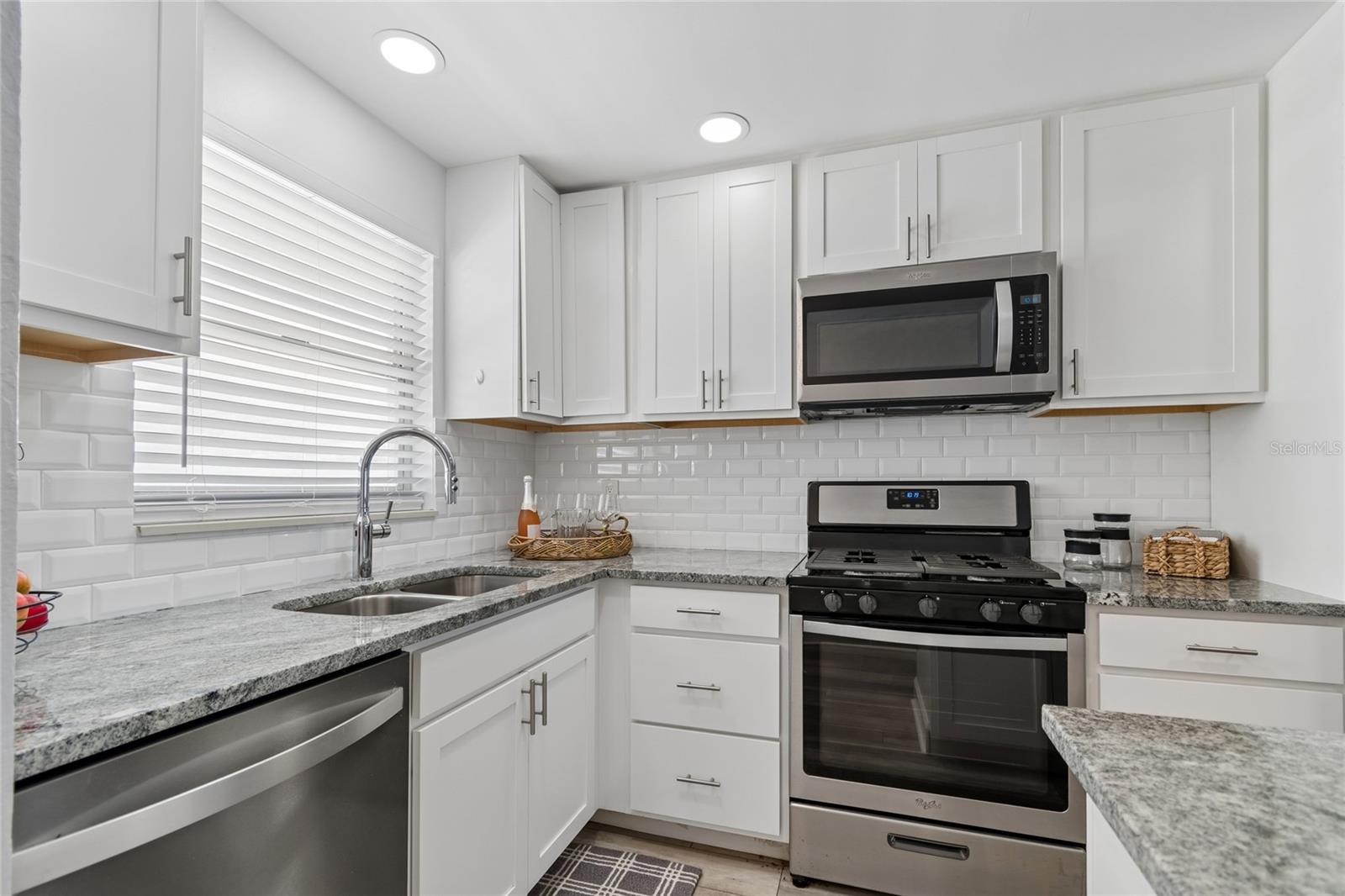 5980 Shore Unit 909, Gulfport, FL 33707