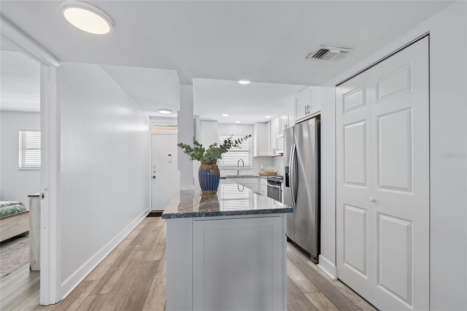 5980 Shore Unit 909, Gulfport, FL 33707
