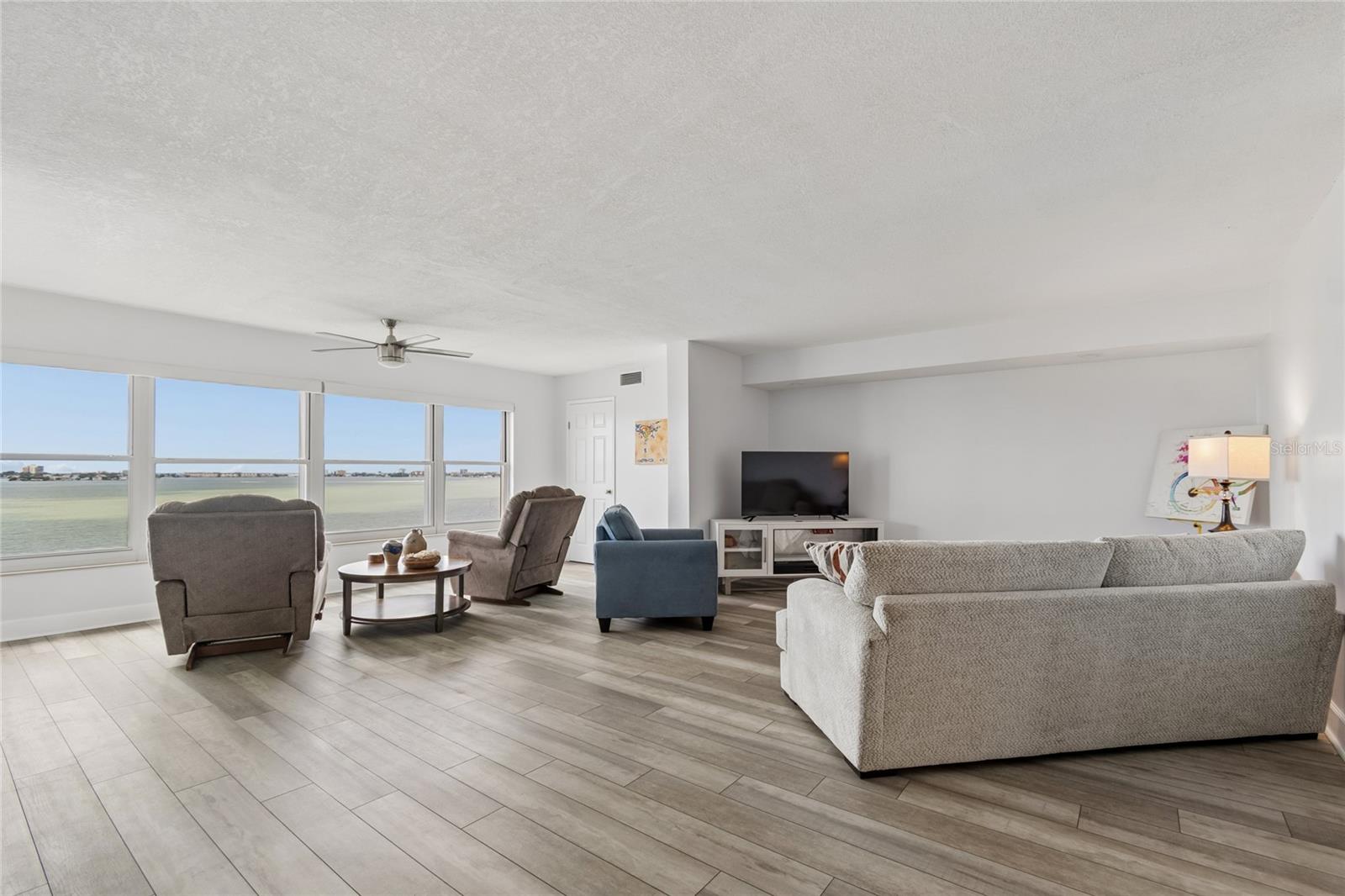 5980 Shore Unit 909, Gulfport, FL 33707
