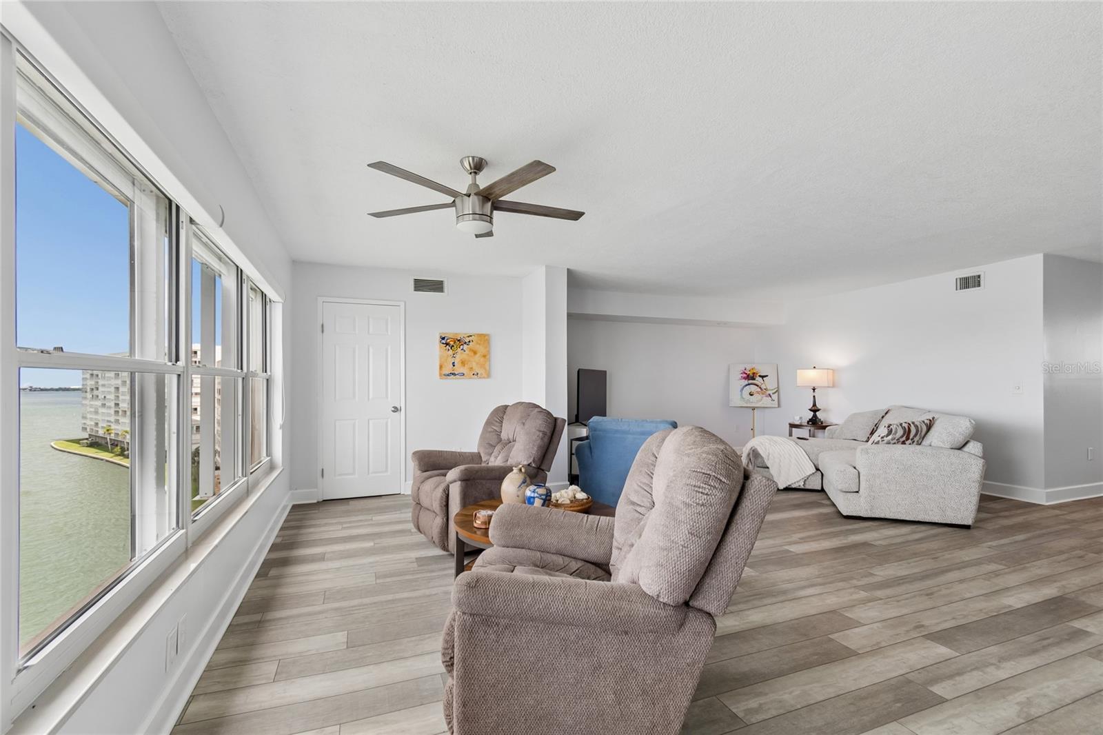 5980 Shore Unit 909, Gulfport, FL 33707