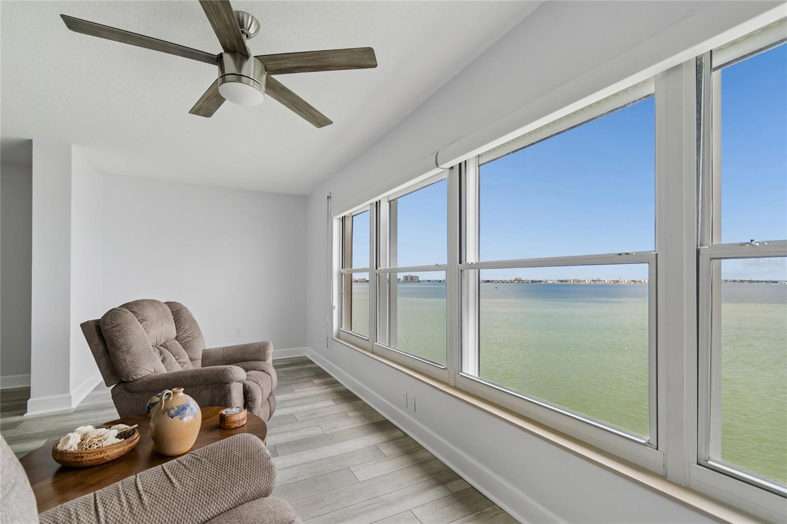 5980 Shore Unit 909, Gulfport, FL 33707