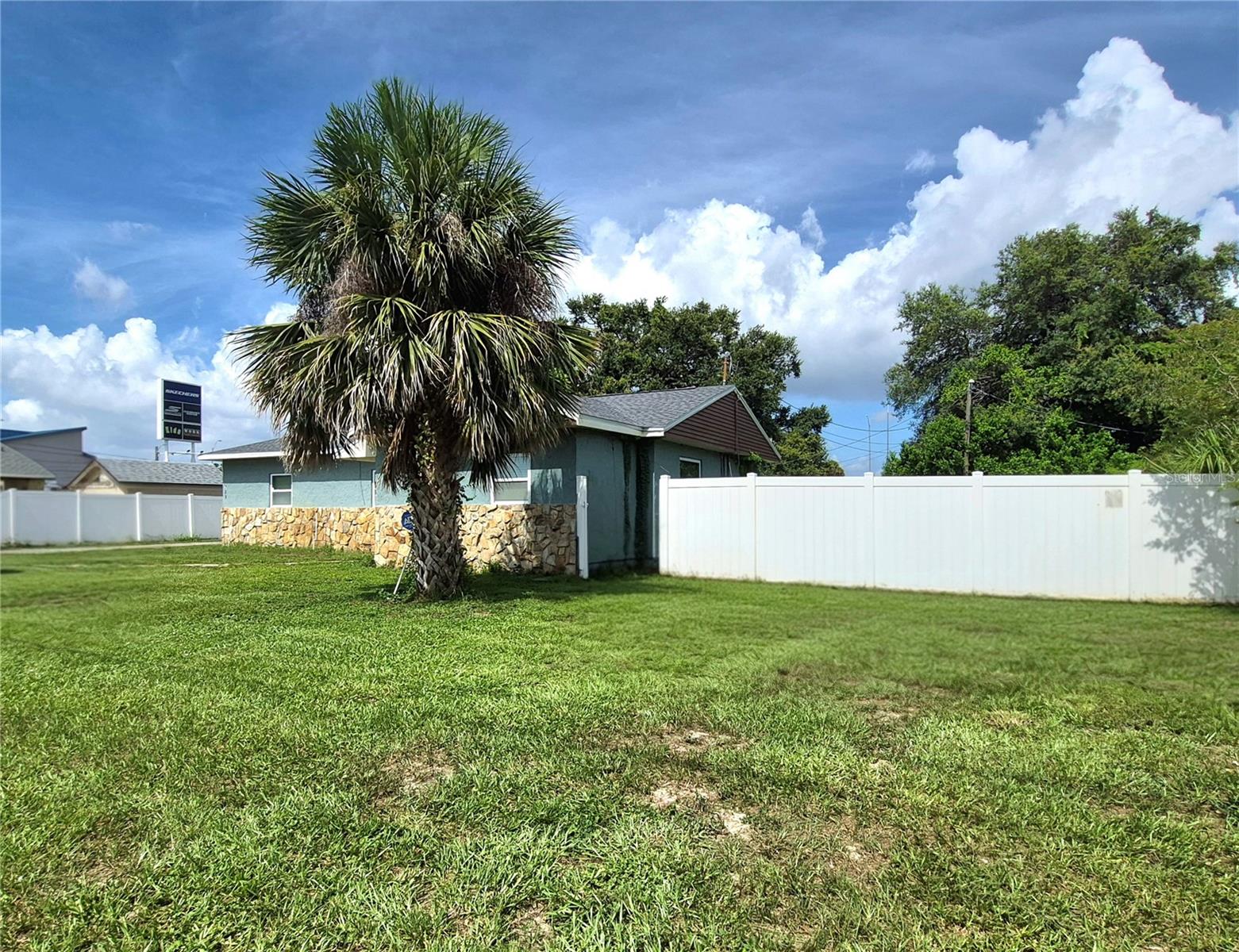 709 119th, Tampa, FL 33612