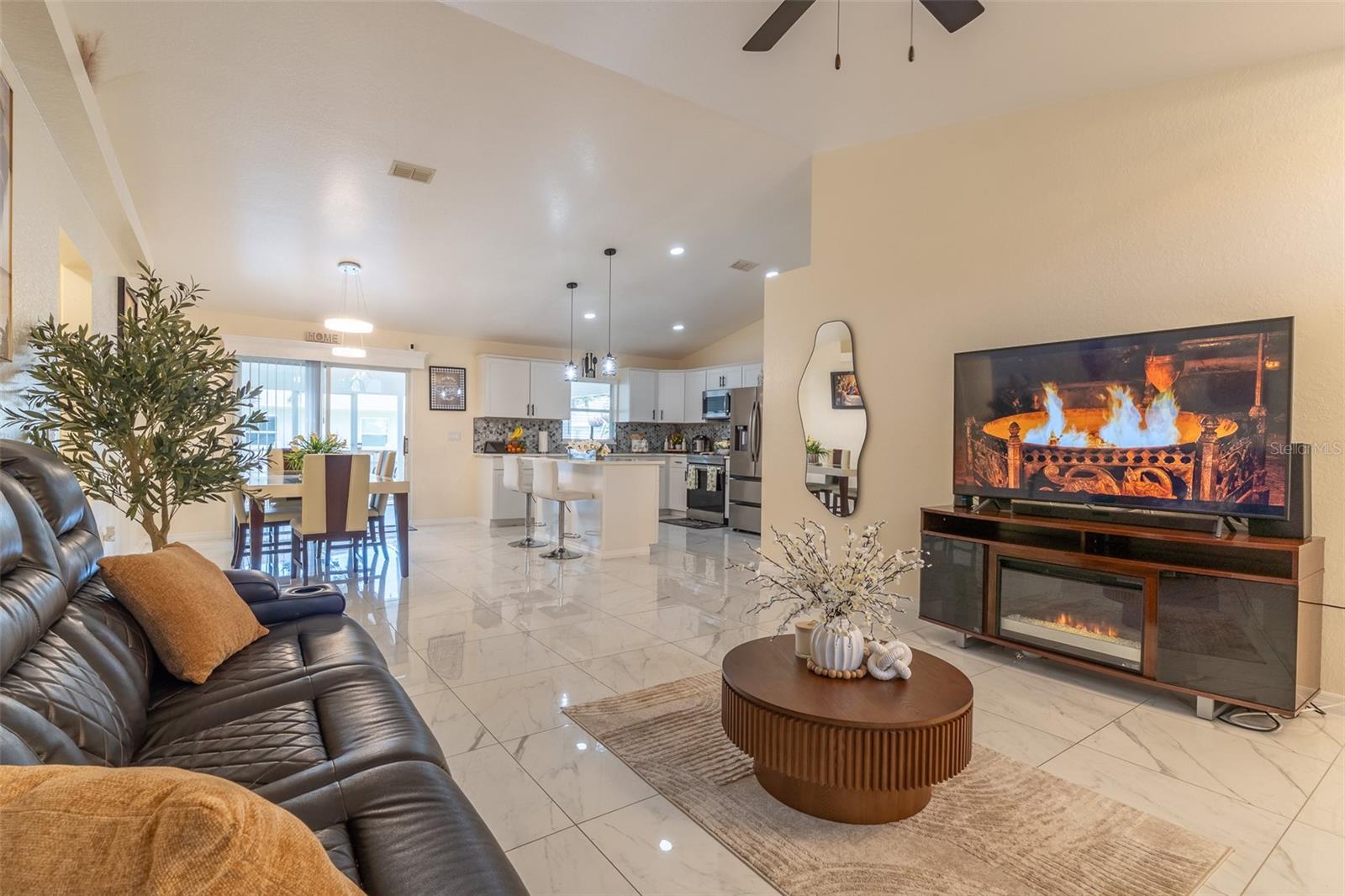 930 Hicks, Lakeland, FL 33813