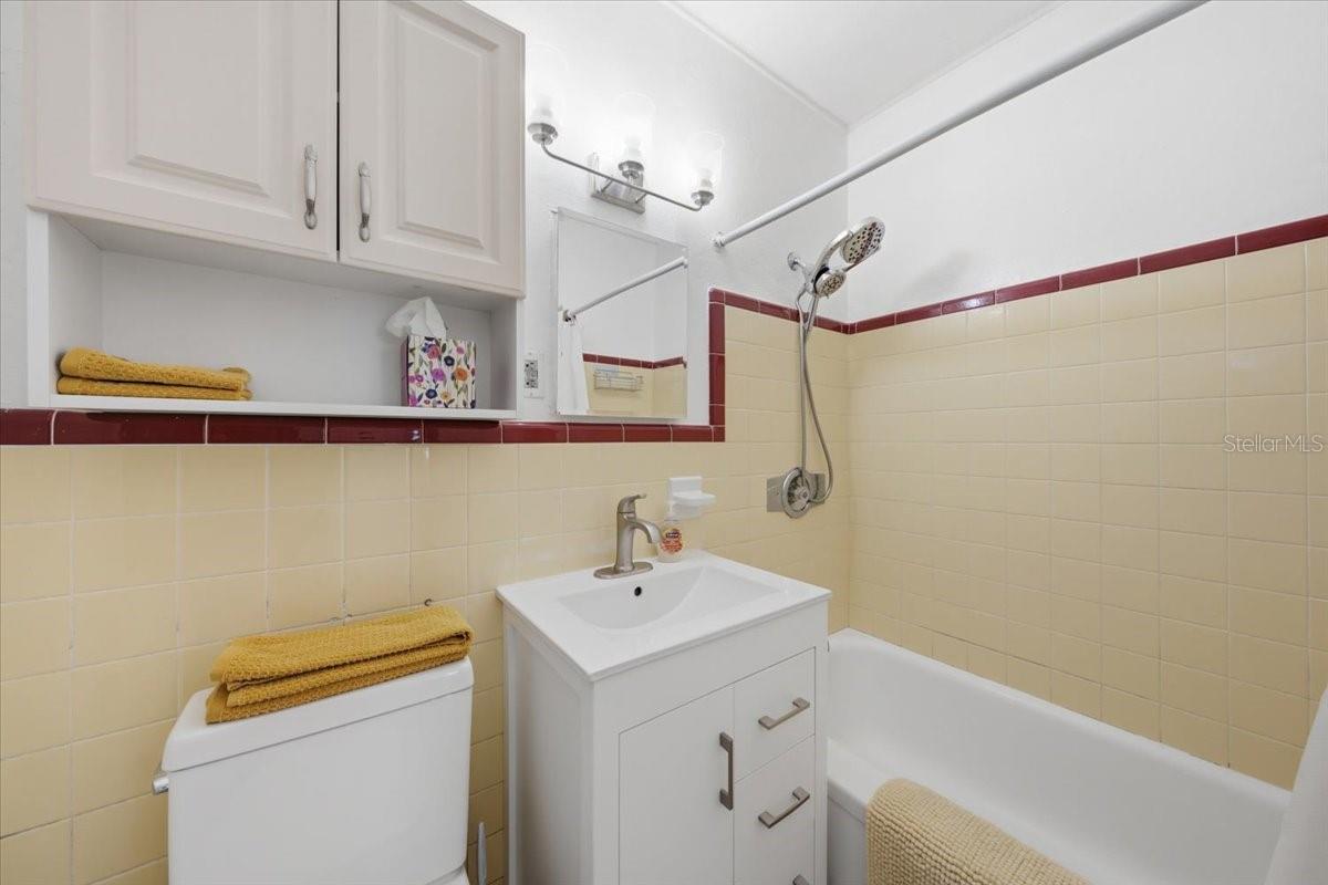 745 Alamanda, St Petersburg, FL 33705