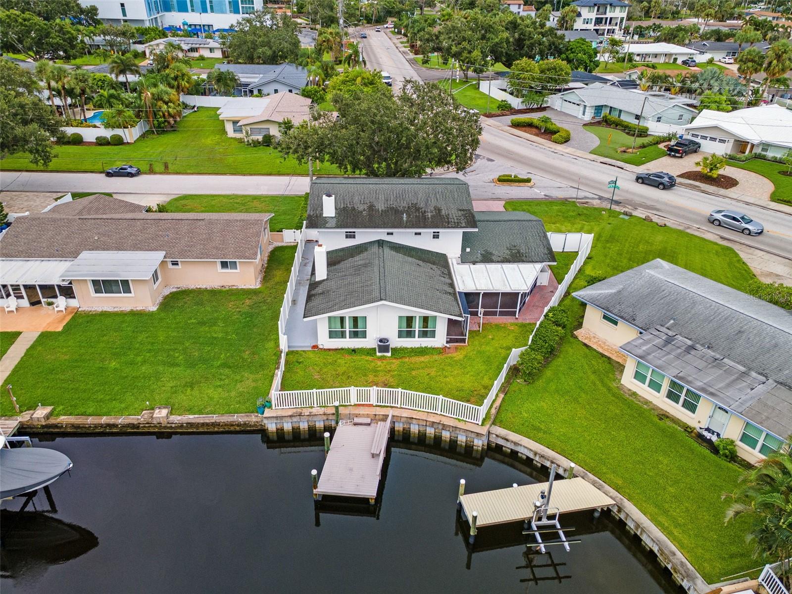4000 14th, St Petersburg, FL 33703