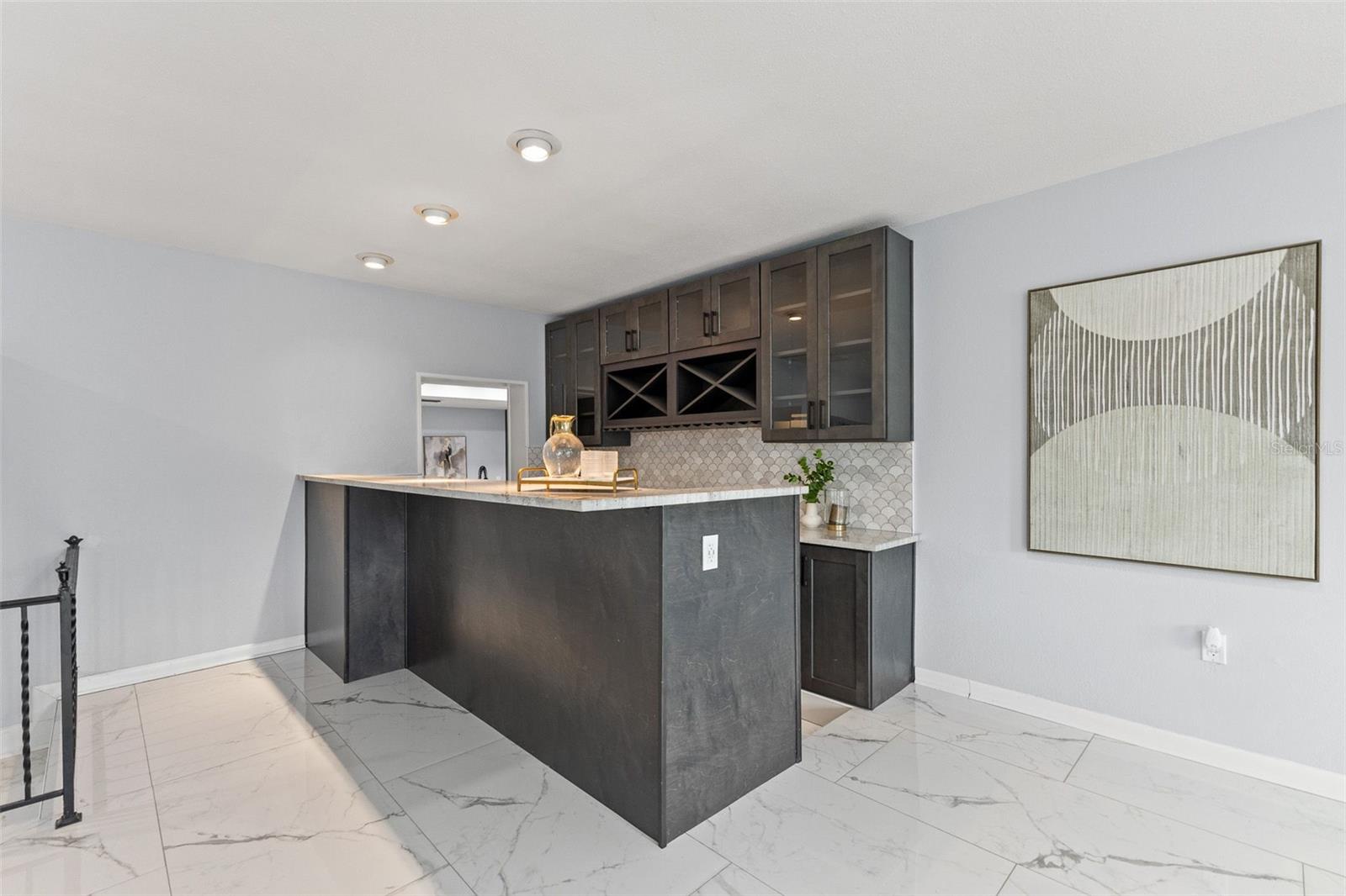 4000 14th, St Petersburg, FL 33703