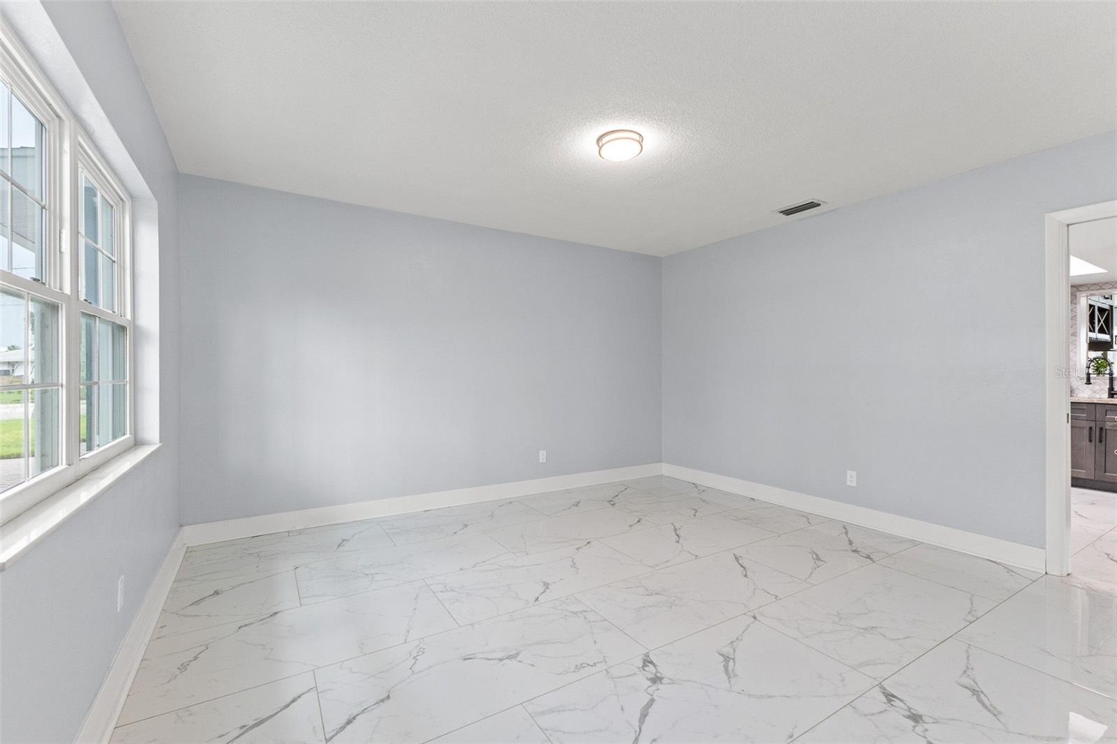 4000 14th, St Petersburg, FL 33703