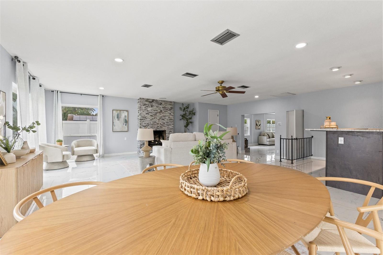 4000 14th, St Petersburg, FL 33703