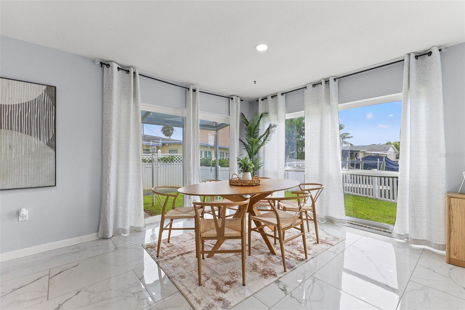 4000 14th, St Petersburg, FL 33703